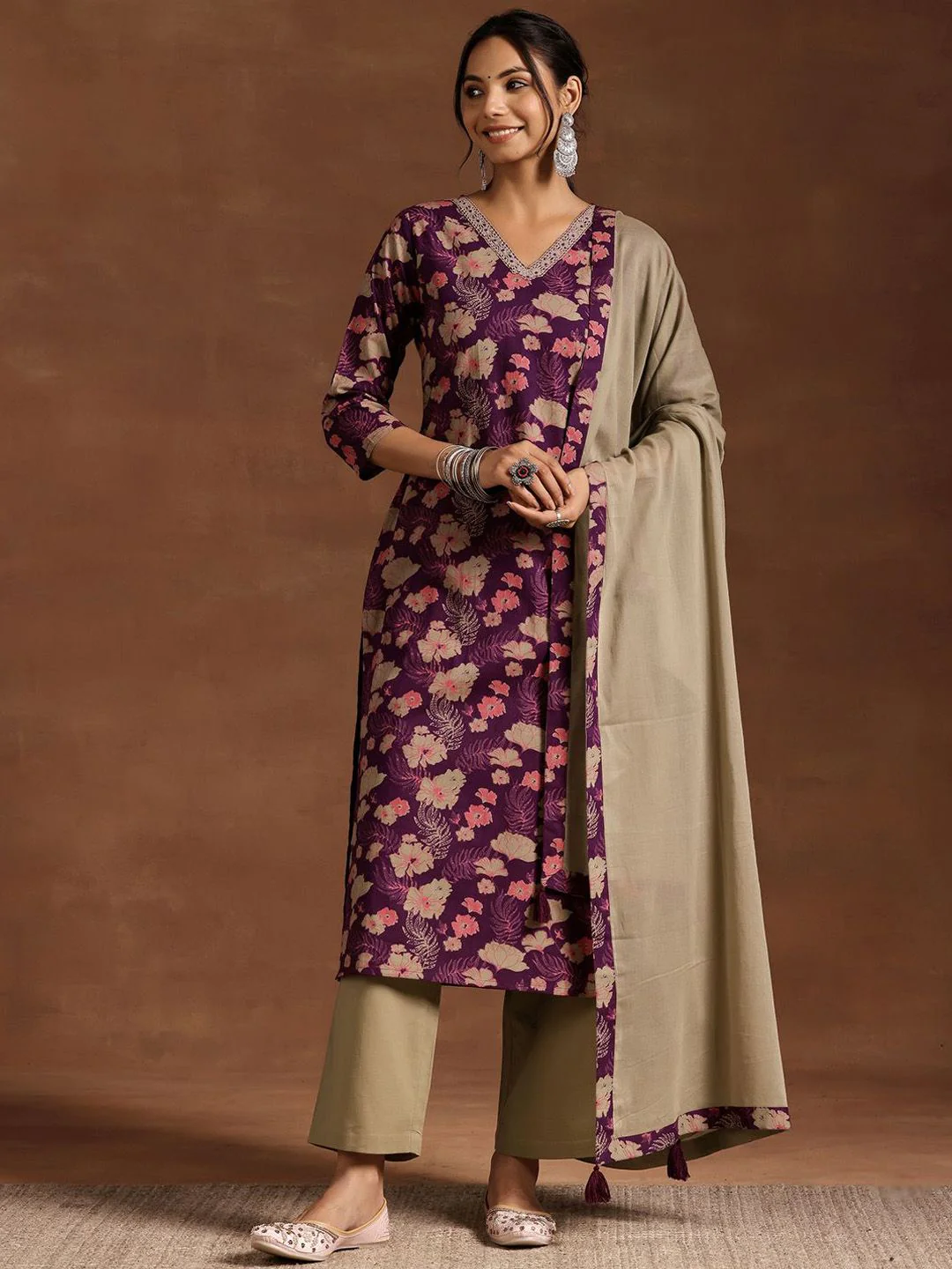 Libas Floral Printed V-Neck Sraight Kurta With Trousers And Dupatta - Image 4