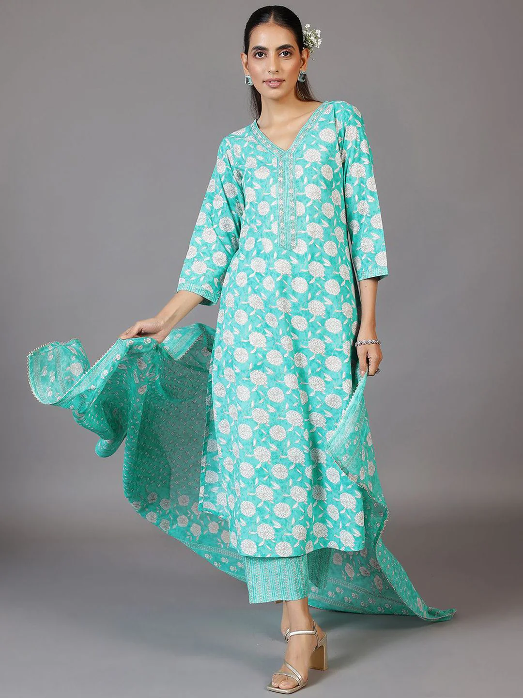 Libas Floral Printed V-Neck Thread Work Kurta With Trousers & Dupatta - Image 2