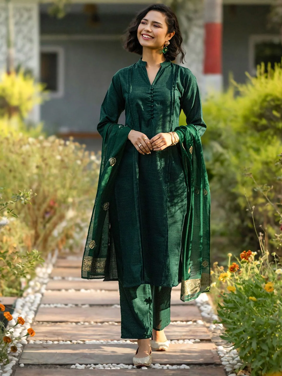 Libas Mandarin Collar Pleated Straight Kurta with Trousers & Dupatta - Image 2