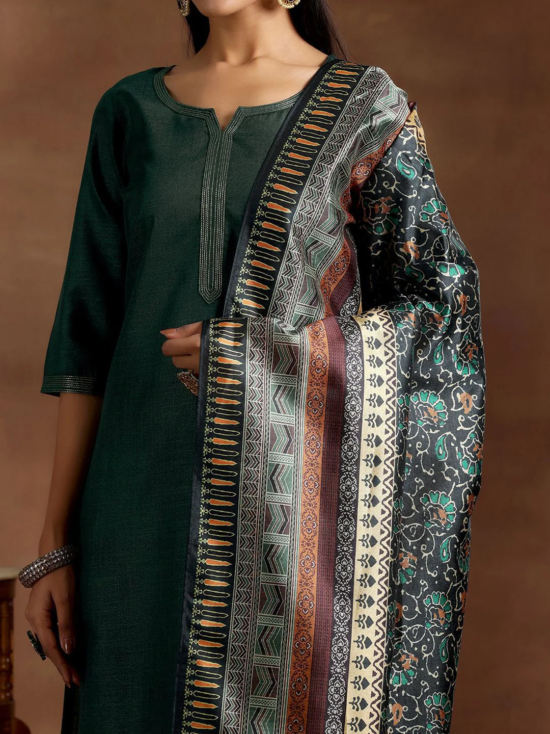 Libas Notched Neck Straight Kurta with Trousers & Dupatta - Image 2