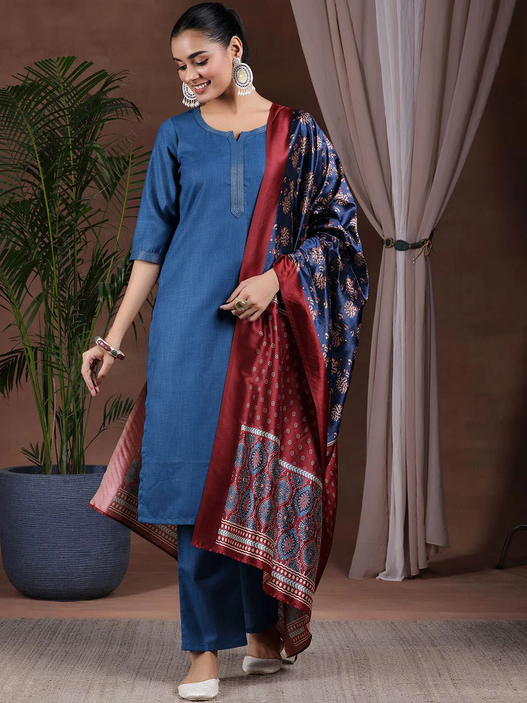 Libas Straight Kurta with Trousers & Dupatta - Image 4