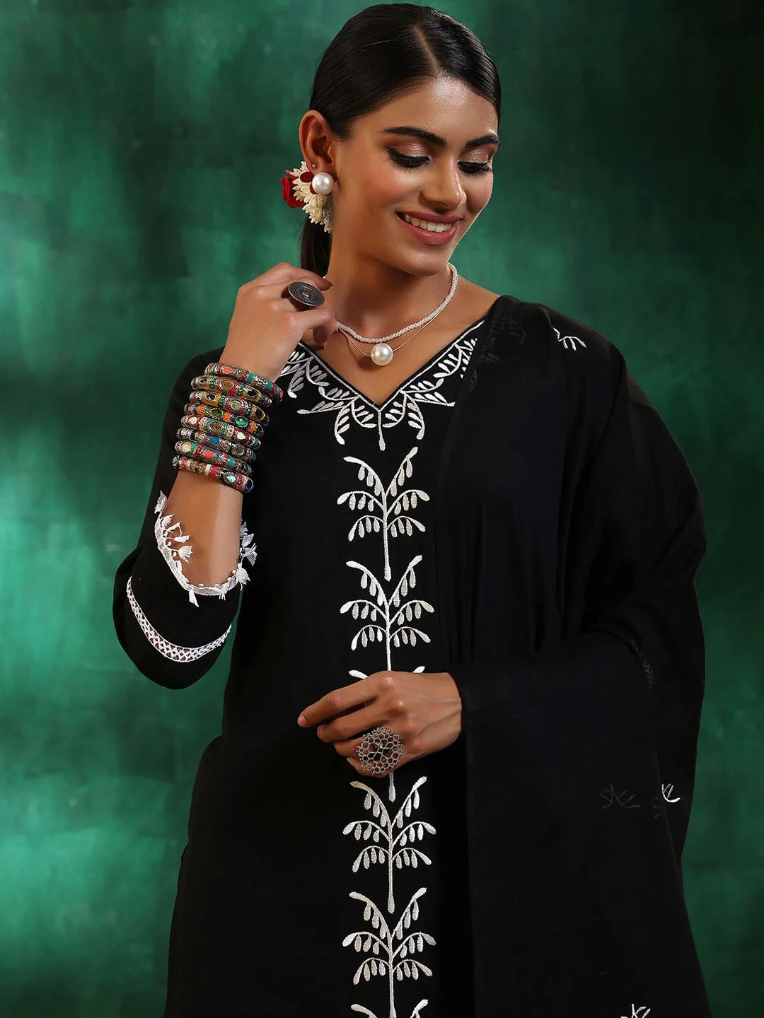Libas Women Ethnic Motifs Embroidered Regular Thread Work Pure Cotton Kurta with Trousers & With Dupatta - Image 2