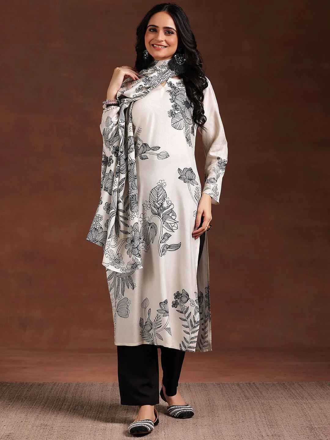 Libas Women Floral Printed Regular Kurta with Trousers & With Dupatta - Image 7