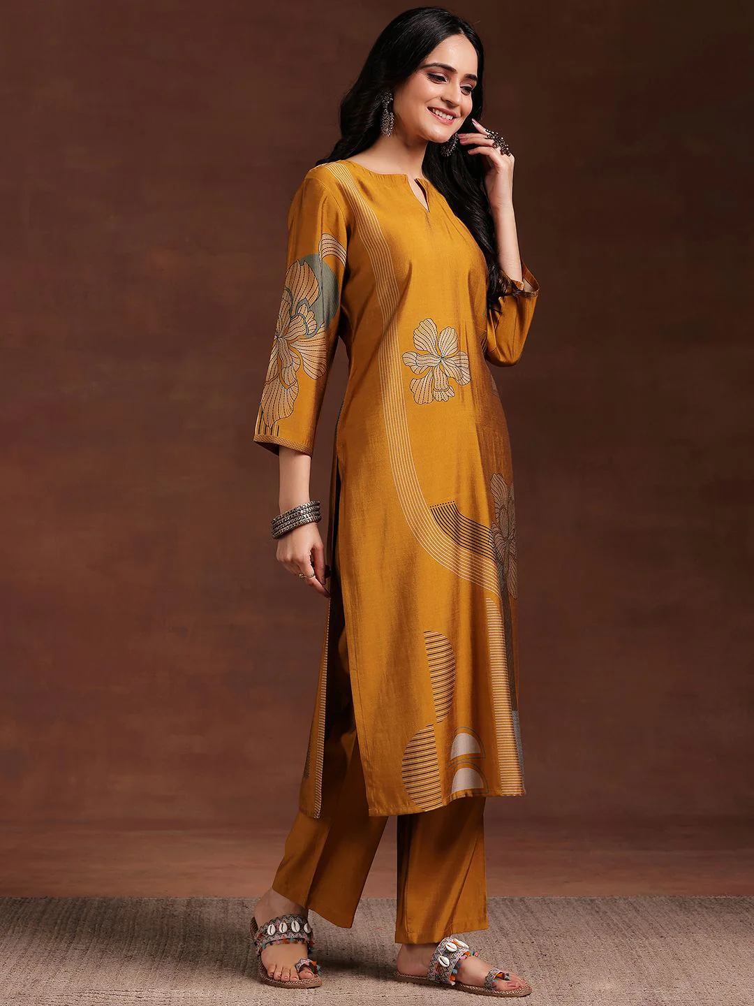 Libas Women Floral Printed Regular Kurta with Trousers & With Dupatta - Image 3