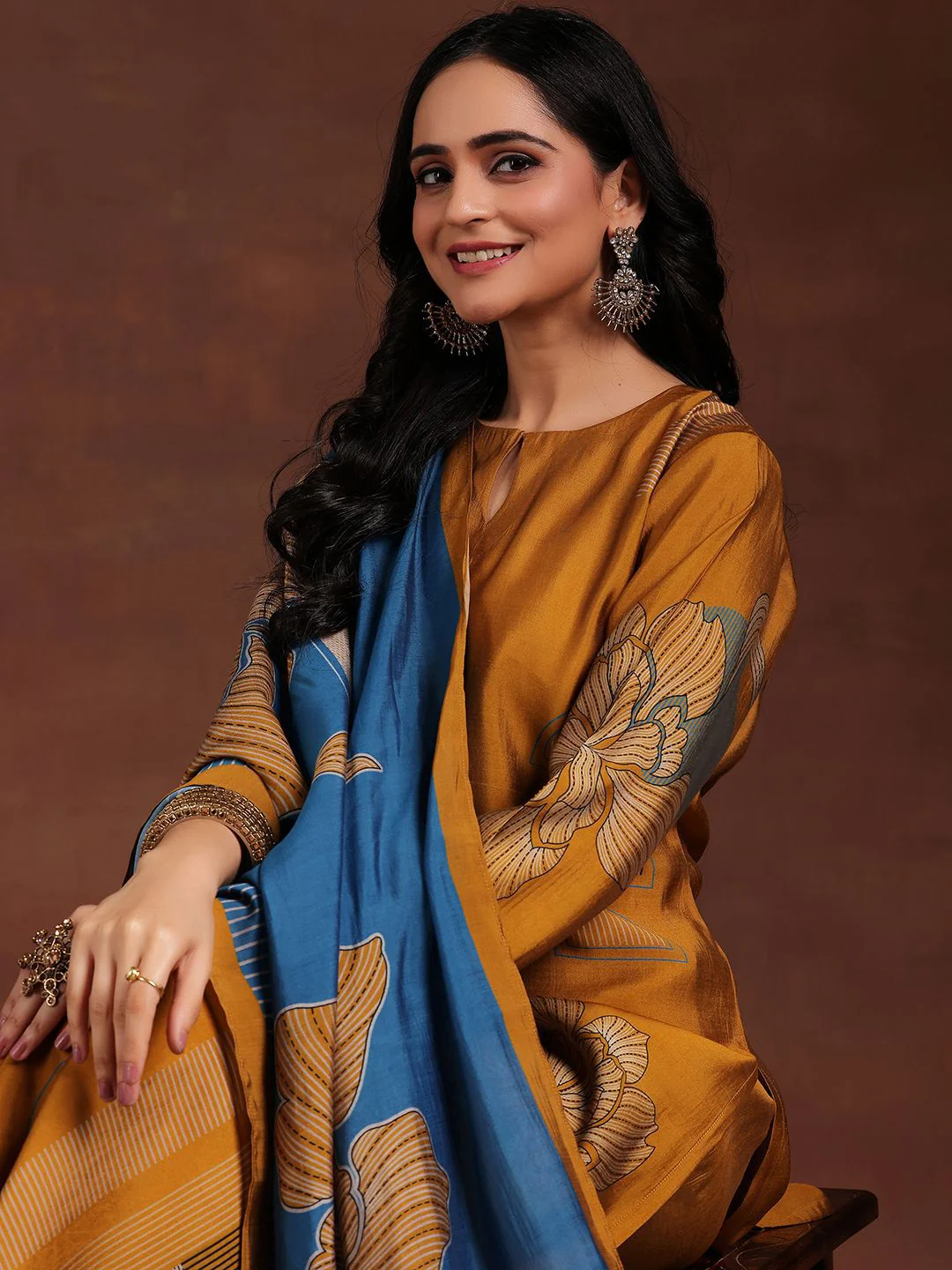 Libas Women Floral Printed Regular Kurta with Trousers & With Dupatta - Image 4