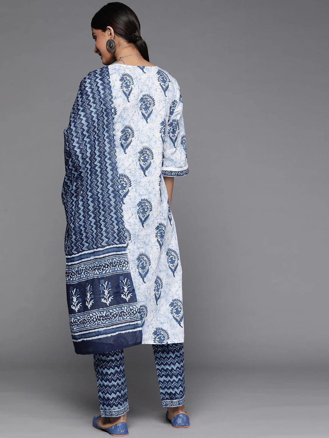 Libas Women White Paisley Motifs Printed Pure Cotton Kurta with Trousers & With Dupatta - Image 7