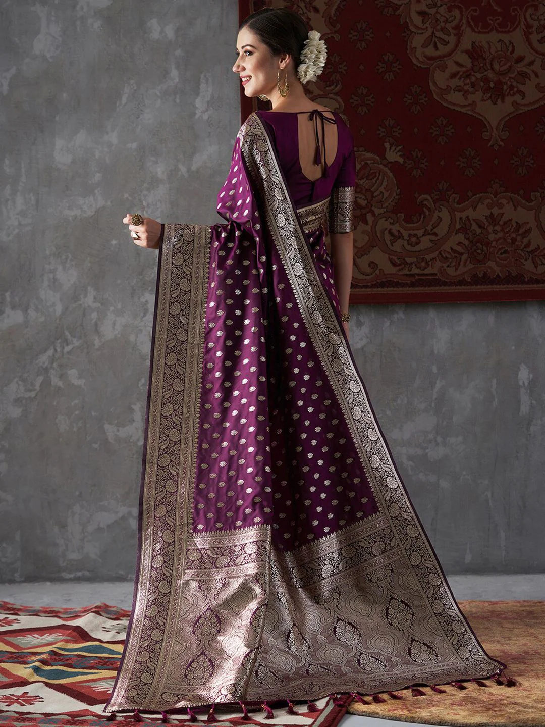 Mitera Ethnic Motifs Woven Design Zari Kanjeevaram Saree - Image 3