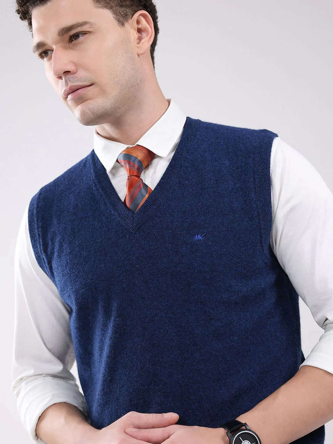 Monte Carlo Men Solid V-Neck Ribbed Sweater Vest - Image 2