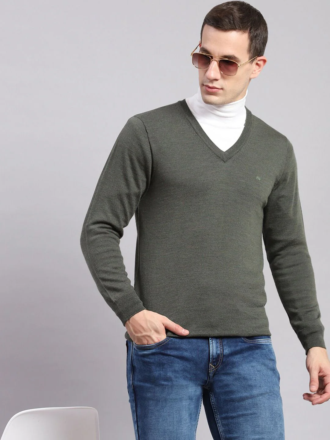 Monte Carlo Men V-Neck Woollen Pullover - Image 7