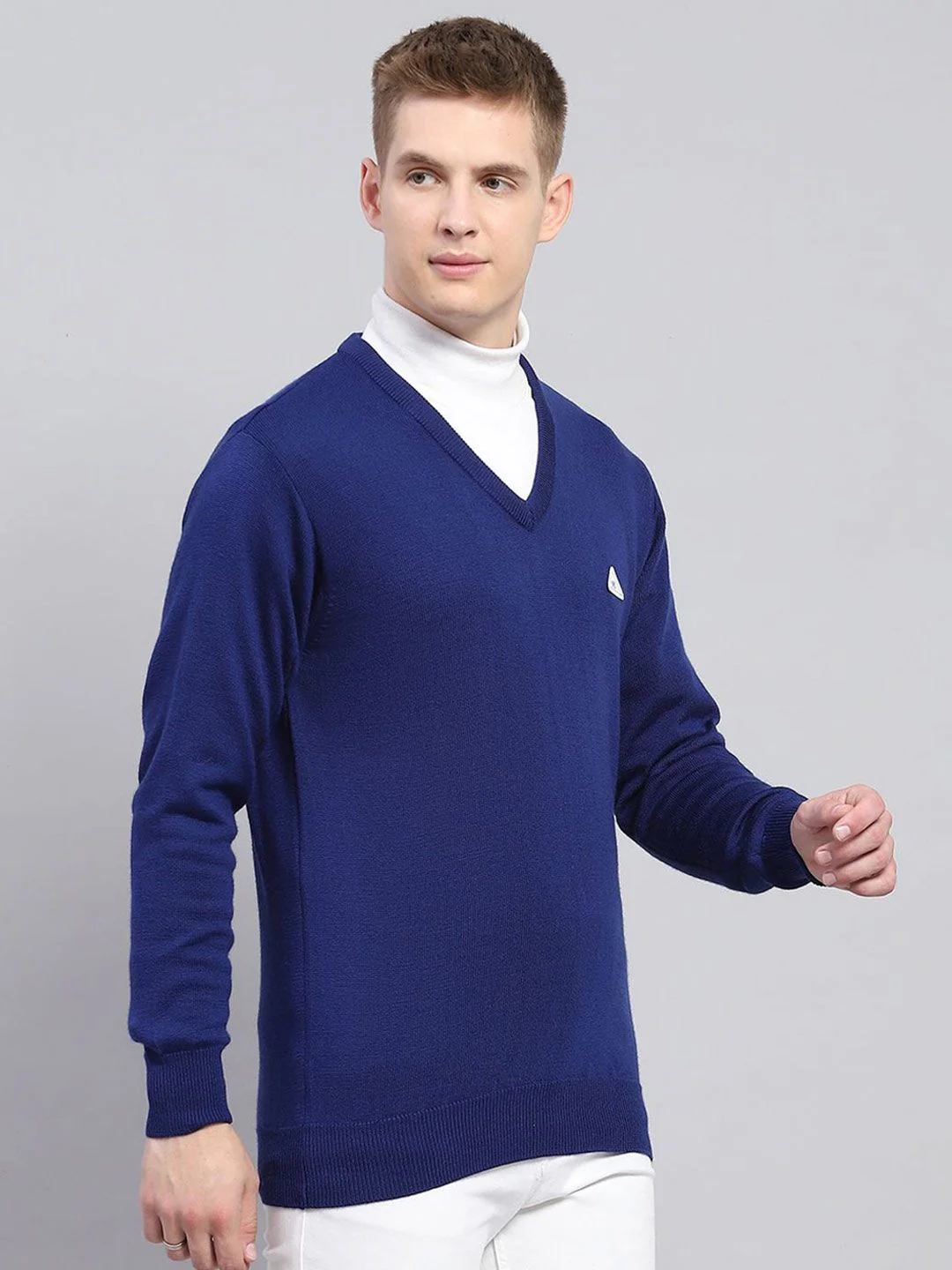 Monte Carlo Men V-Neck Woollen Pullover Sweater - Image 5