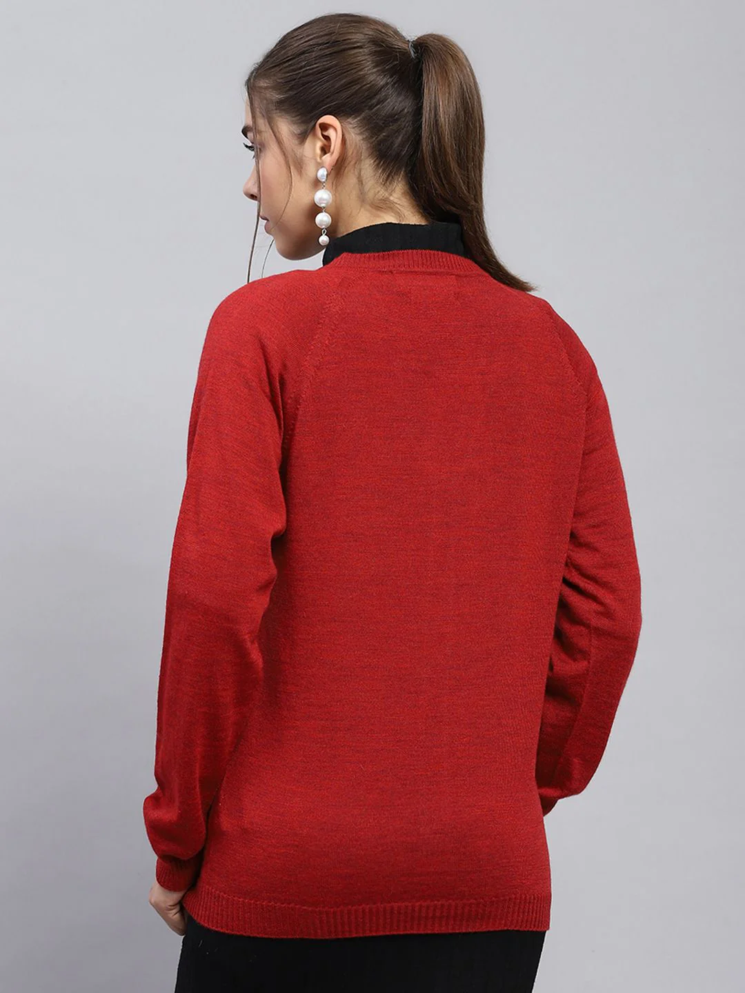 Monte Carlo V-Neck Woollen Cardigan Sweater - Image 5