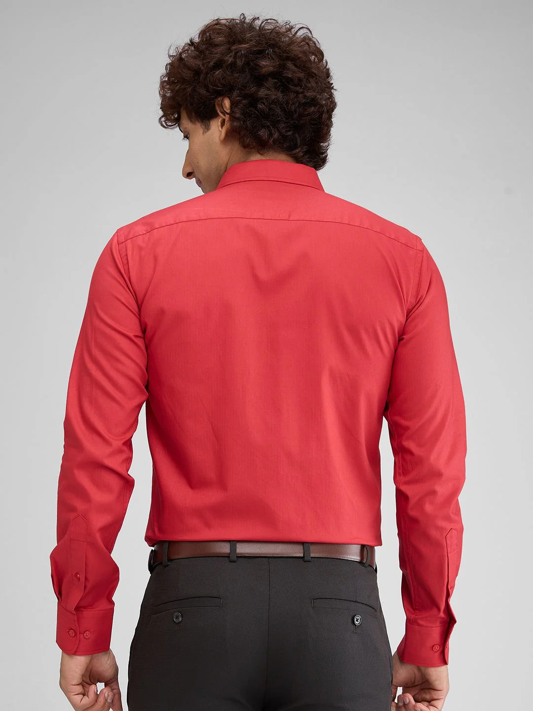 Park Avenue Men Cutaway Collar Solid Cotton Slim Fit Formal Shirt - Image 4