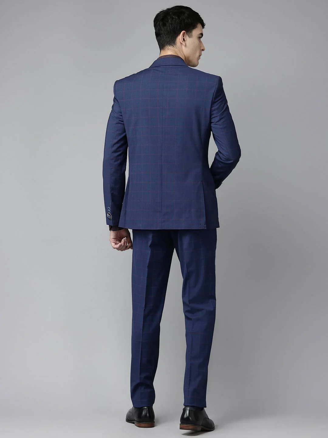 Park Avenue Notched Lapel Collar Formal Blazer & Trouser - Image 4