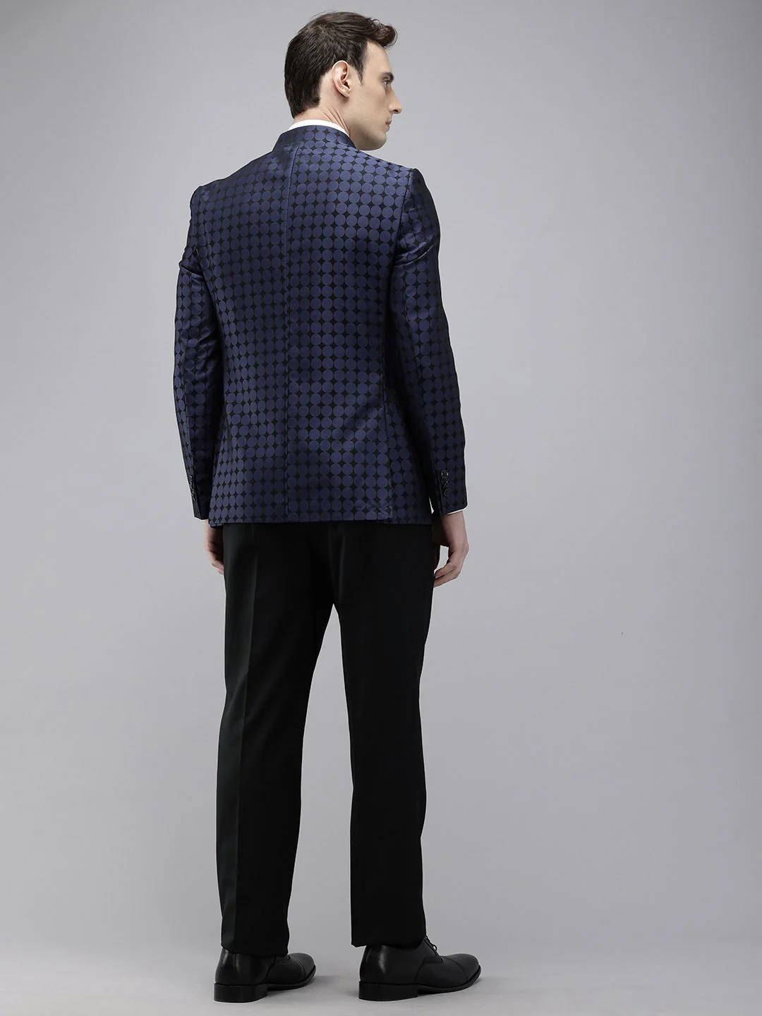 Park Avenue Self Design Mandarin Collar Regular Fit 2 Piece Party Suit - Image 4