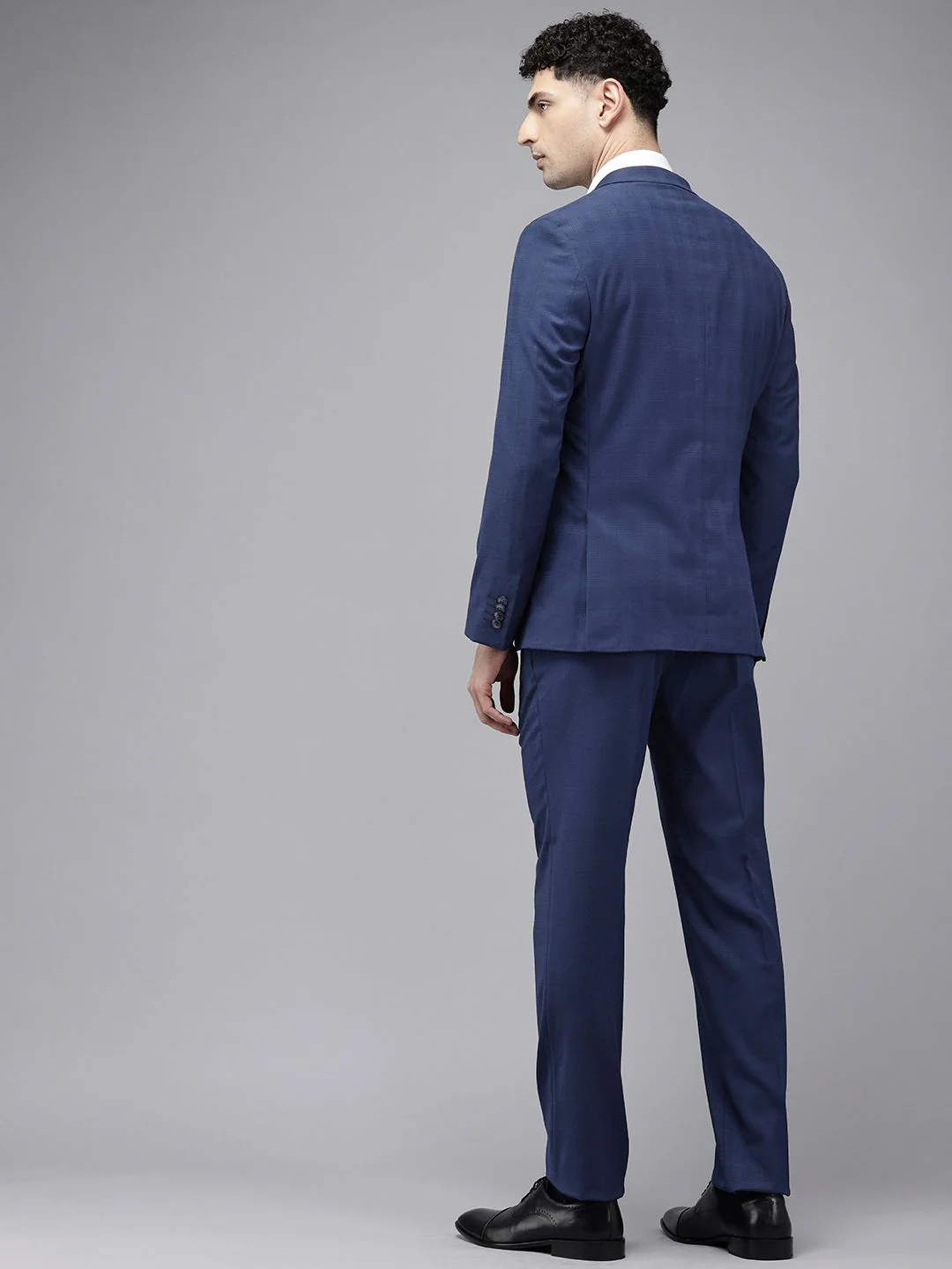 Park Avenue Super Slim Fit Notched Lapel Collar Single Breasted 3-Piece Formal Suit - Image 5