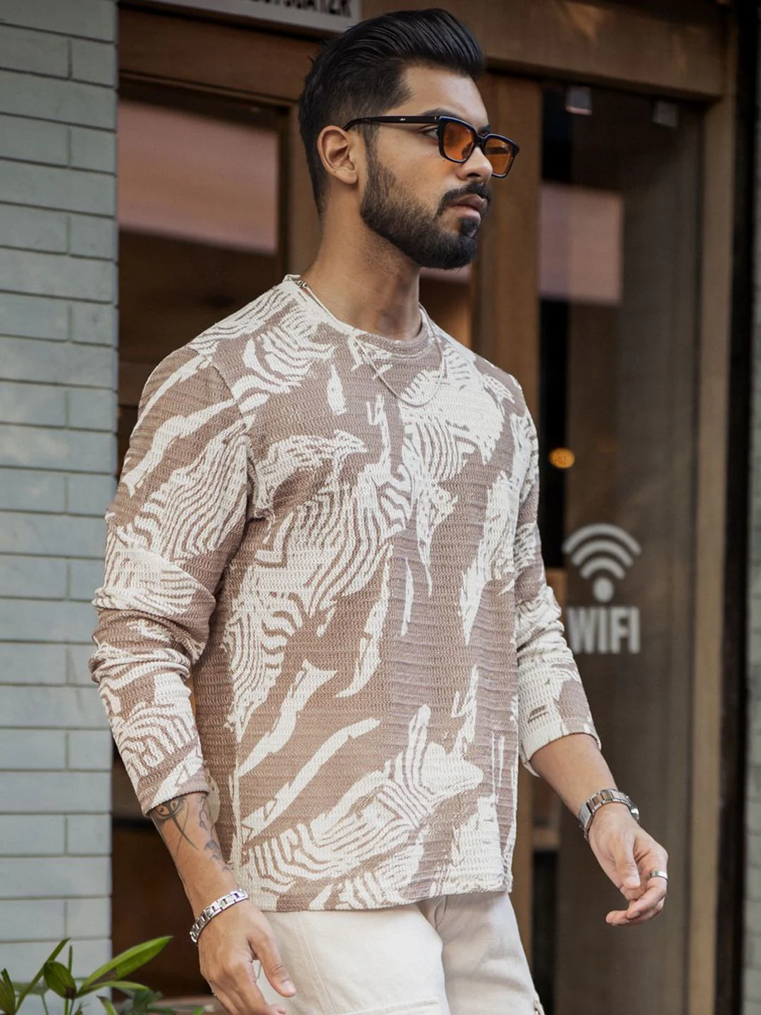Powerlook Men Abstract Printed Round Neck T-shirt - Image 3