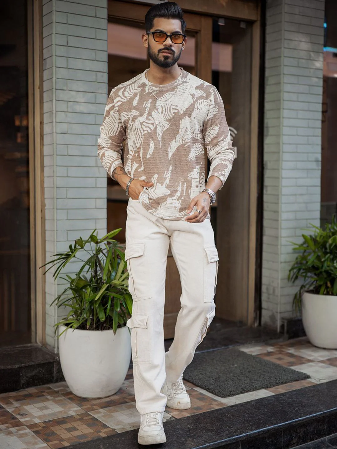 Powerlook Men Abstract Printed Round Neck T-shirt - Image 4