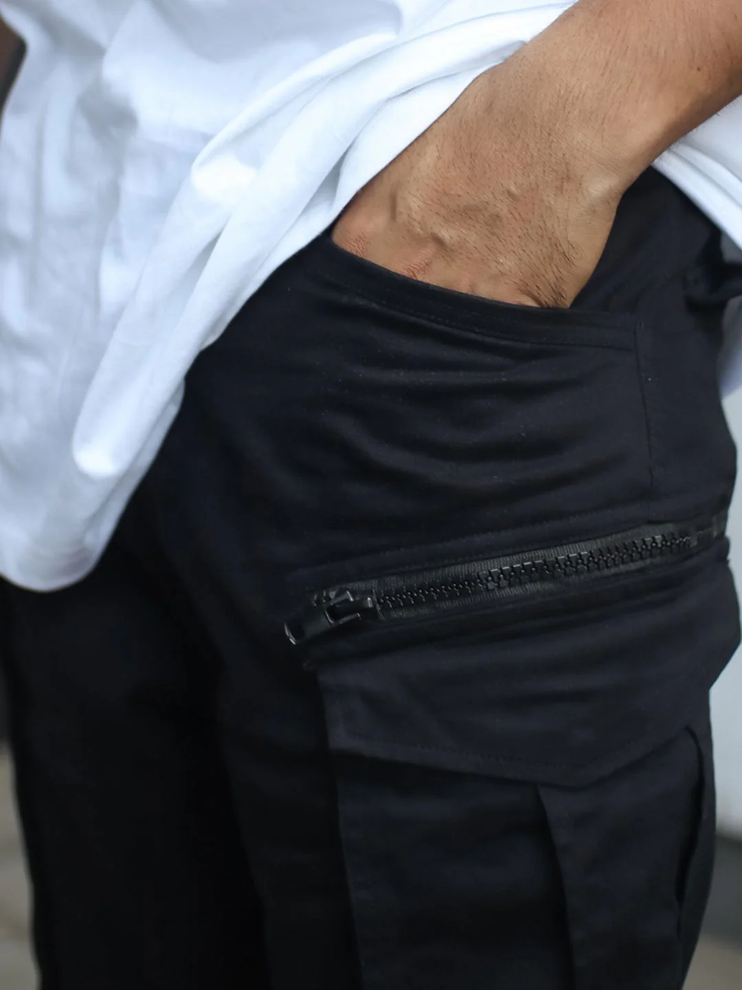 Powerlook Men Black Clean Look Pure Cotton Cargo Jeans - Image 7