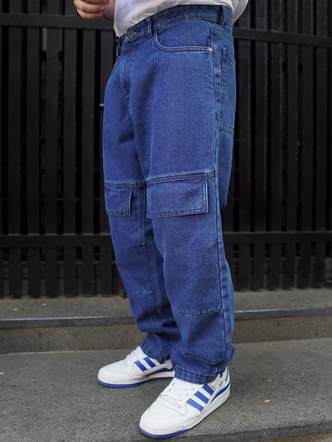 Powerlook Men Blue Boyfriend Fit Clean Look Cotton Cargo Jeans - Image 3