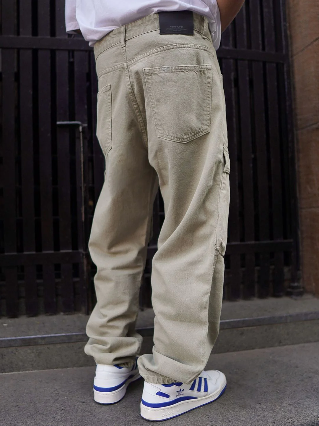 Powerlook Men Boyfriend Baggy Fit Clean Look Cotton Denim Cargo Jeans - Image 4