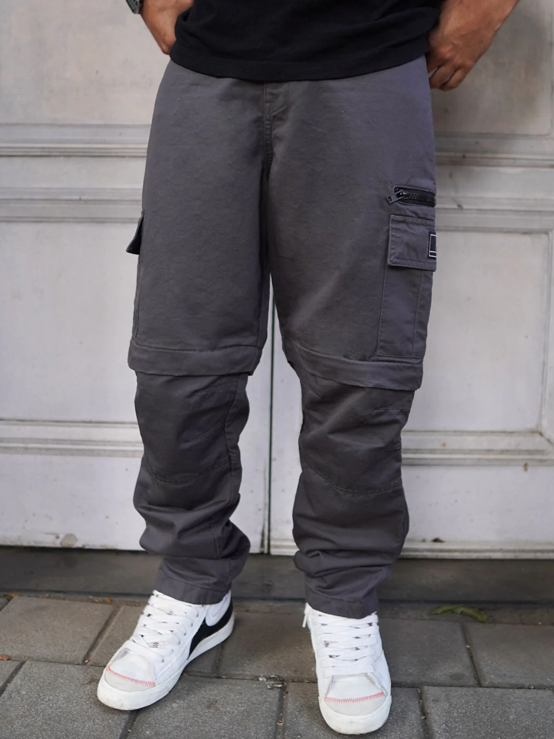 Powerlook Men Dark Grey Loose Fit Mid-Rise Cotton Cargos - Image 5