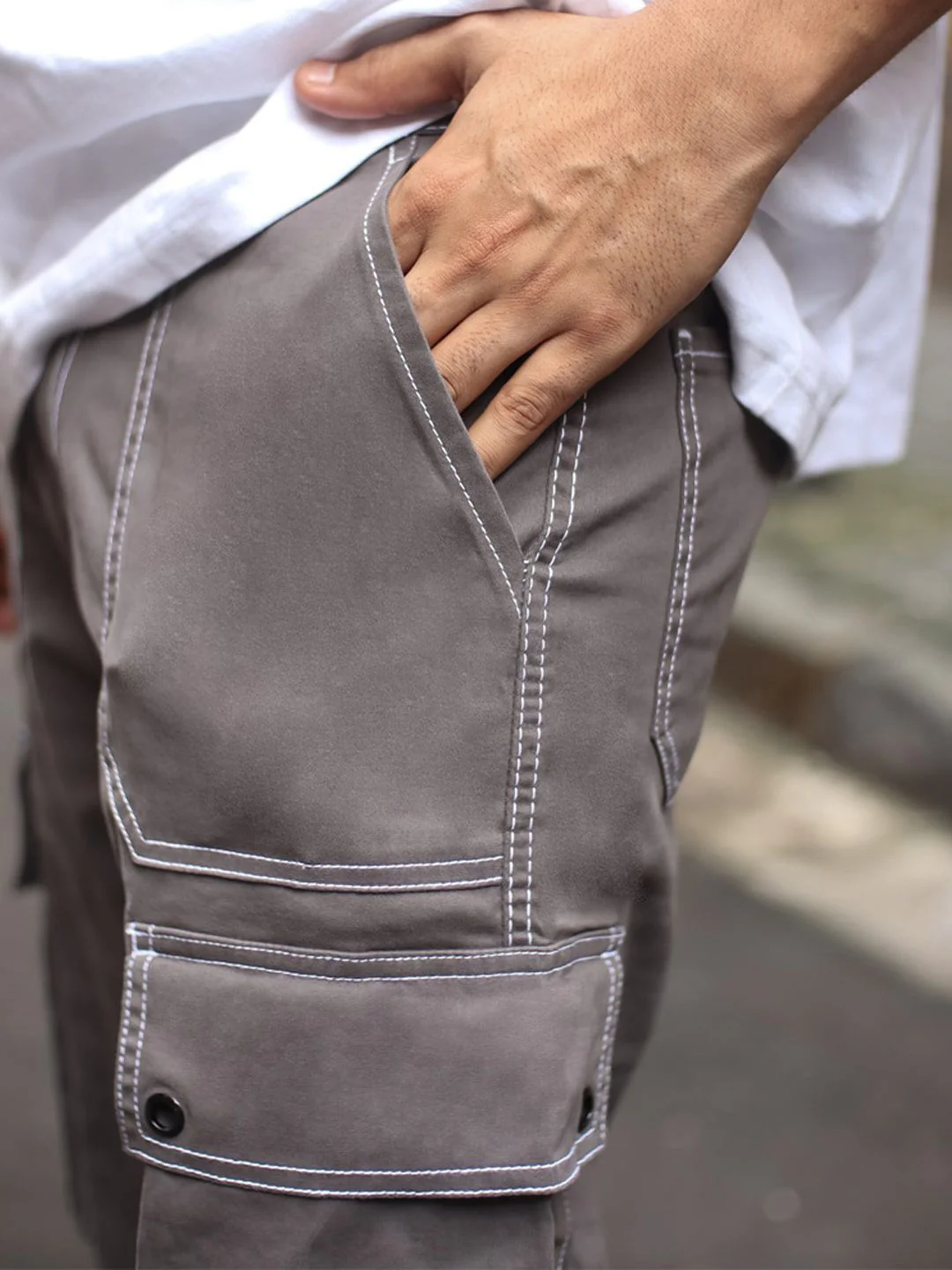 Powerlook Men Loose Fit Cotton Cargo Trousers - Image 3
