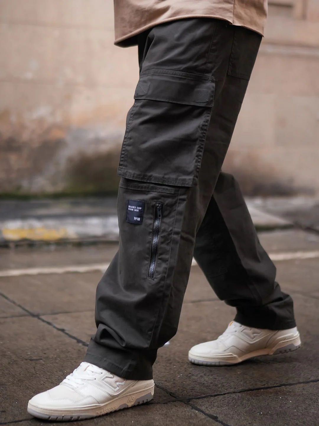 Powerlook Men Loose Fit Pure Cotton Cargos Trousers - Image 3