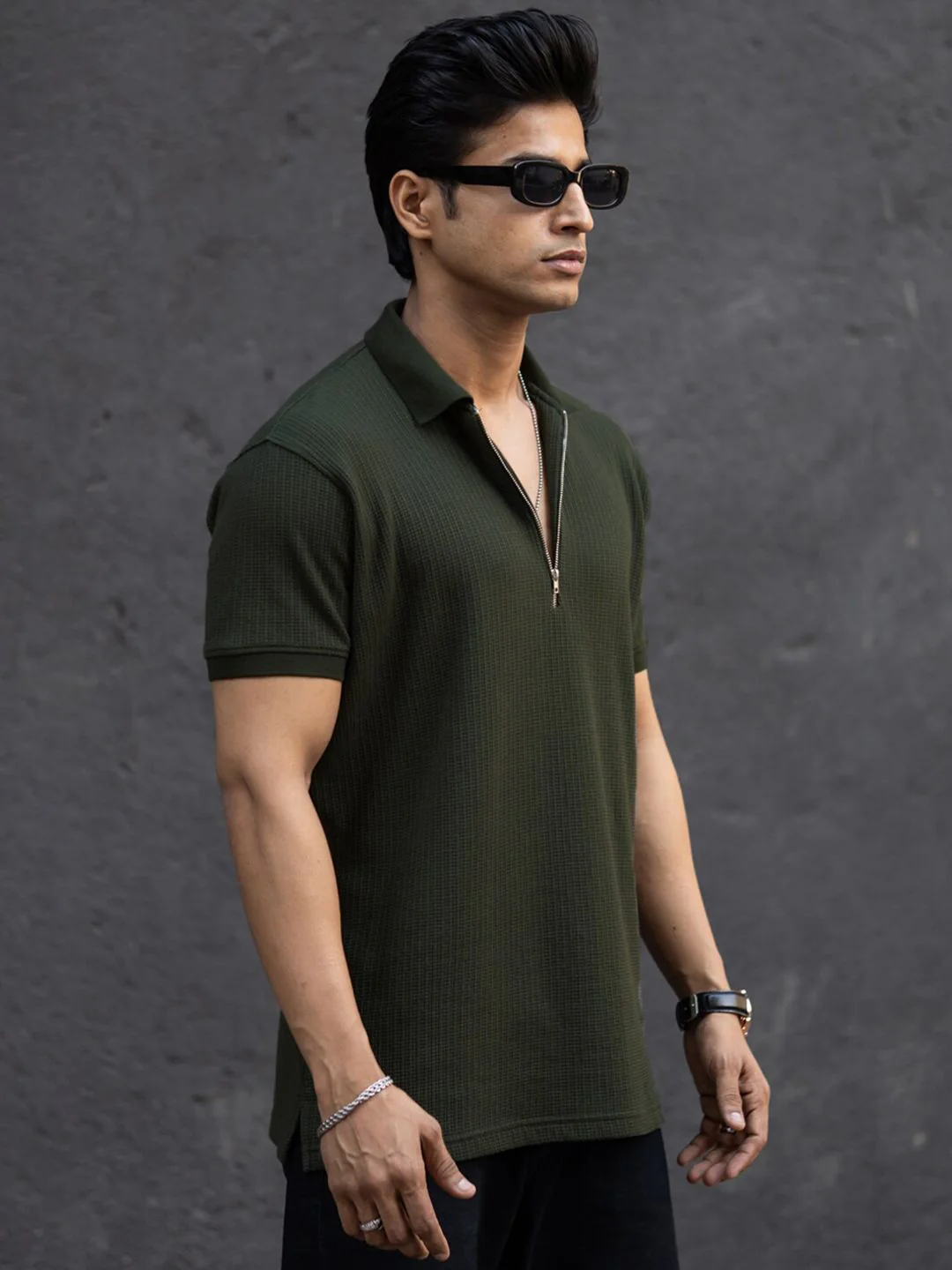Powerlook Men V-Neck Pockets T-shirt - Image 3