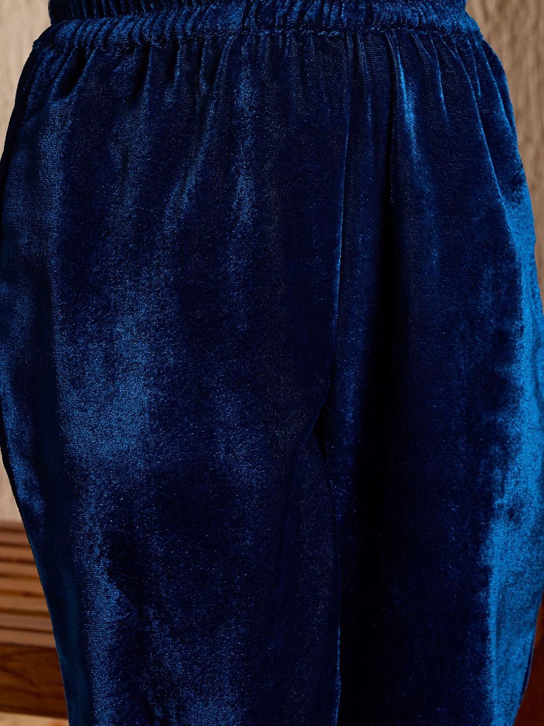 pspeaches Girls Floral Embroidered Sequinned Velvet Kurta with Trousers & Dupatta - Image 3