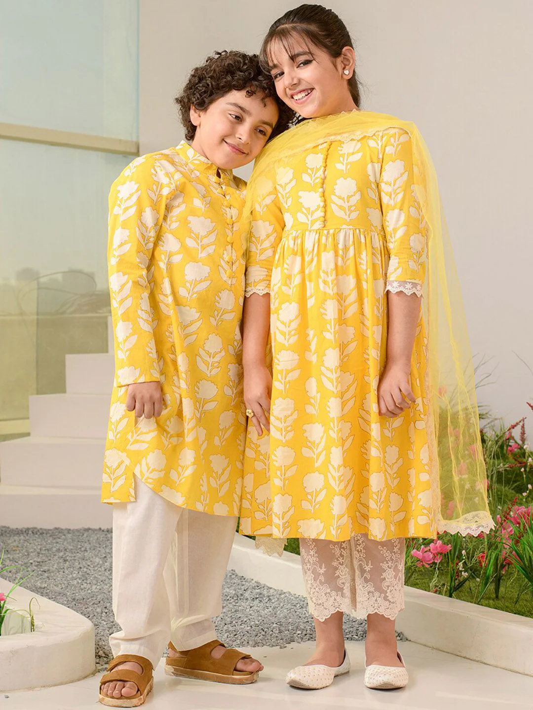 pspeaches Girls Floral Printed Regular Pure Cotton Kurta with Pyjamas & Dupatta