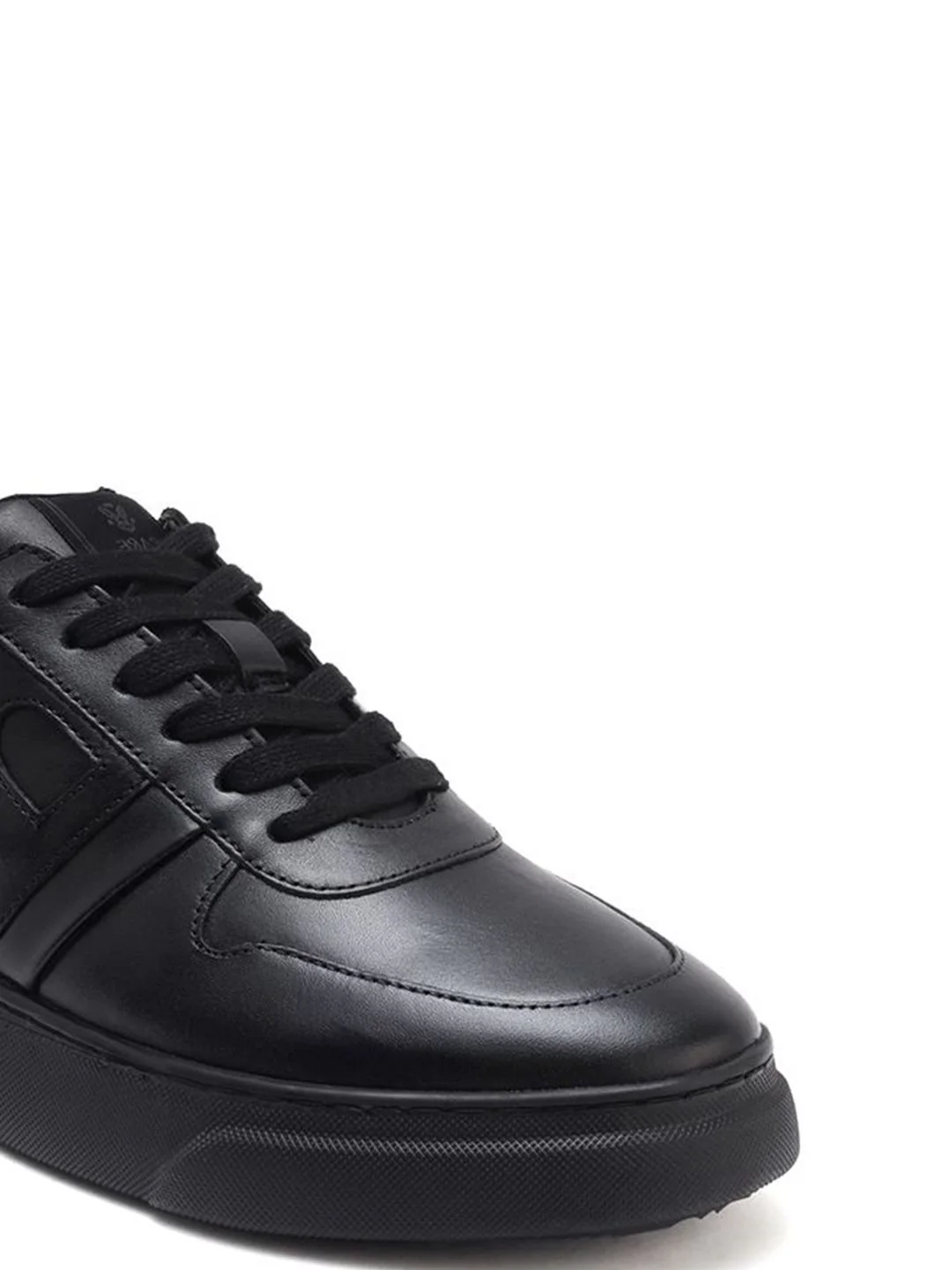 RARE RABBIT Men Cygnus Textured Leather Sneakers - Image 4