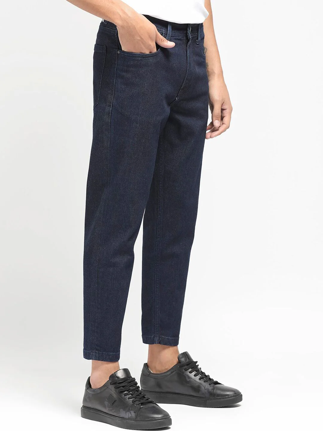 RARE RABBIT Men Sam Carrot Fit Mid-Rise Cotton Jeans - Image 2