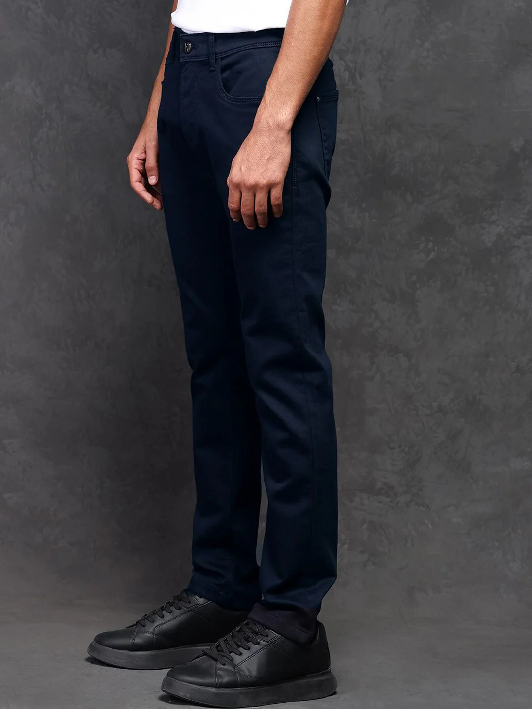 RARE RABBIT Men Satinx Slim Fit Mid-Rise Jeans - Image 3