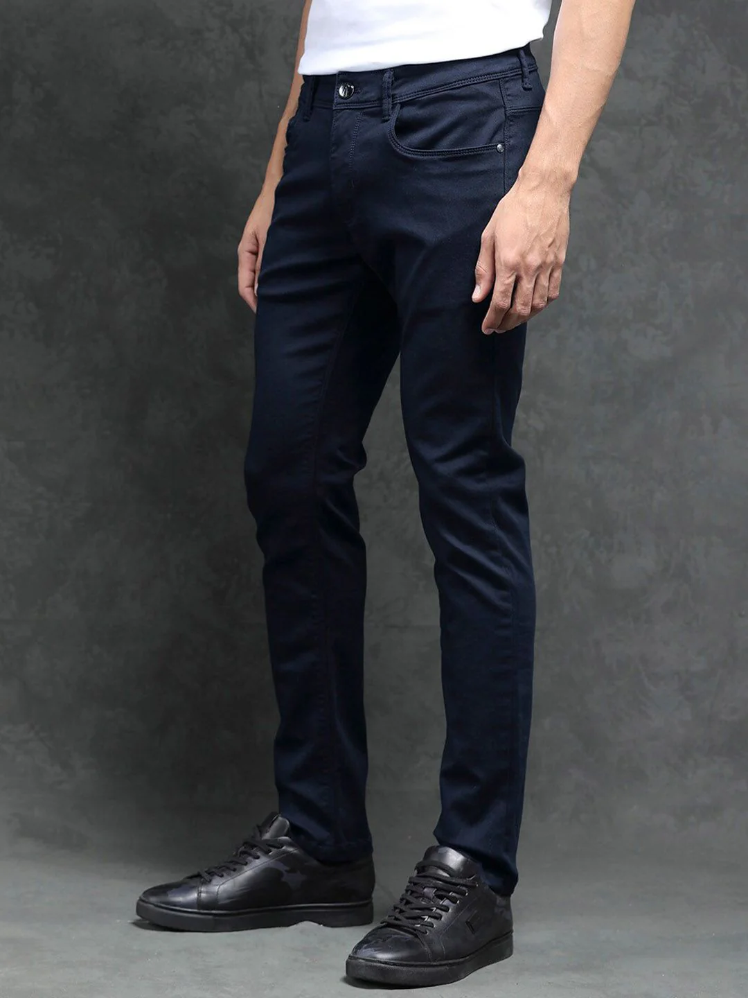 RARE RABBIT Men Saton Slim Fit Cotton Jeans - Image 5