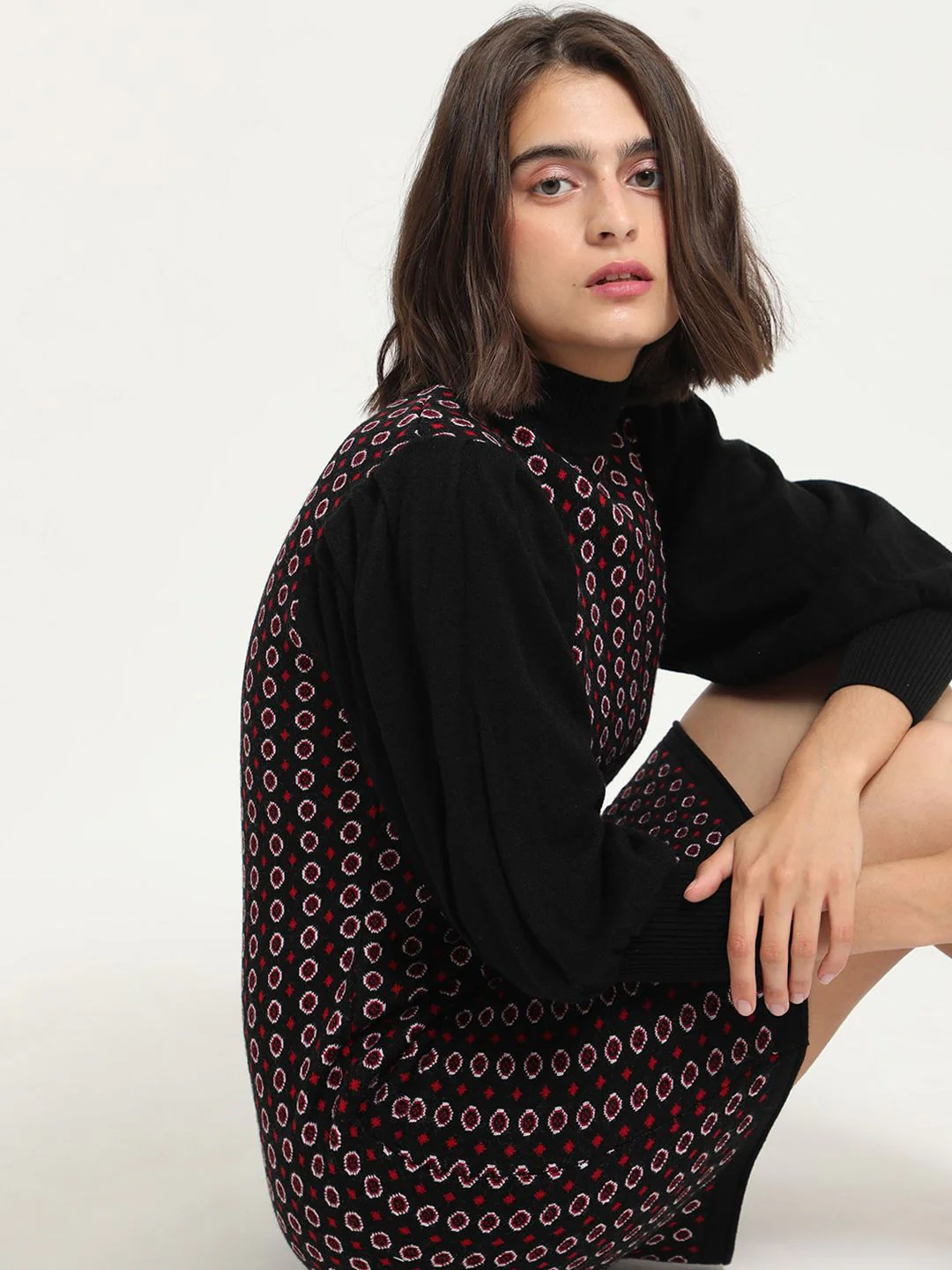 RAREISM Geometric Self Design Acrylic Longline Pullover - Image 7