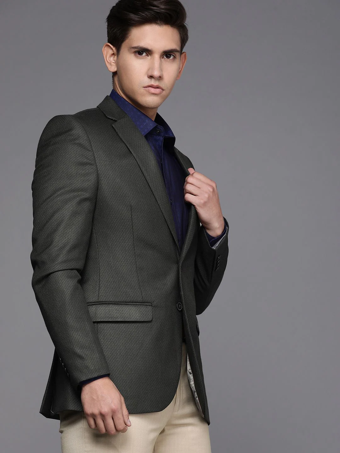 Raymond Men Dark Grey Notched Lapel Collar Slim-Fit Single-Breasted Formal Blazer - Image 3