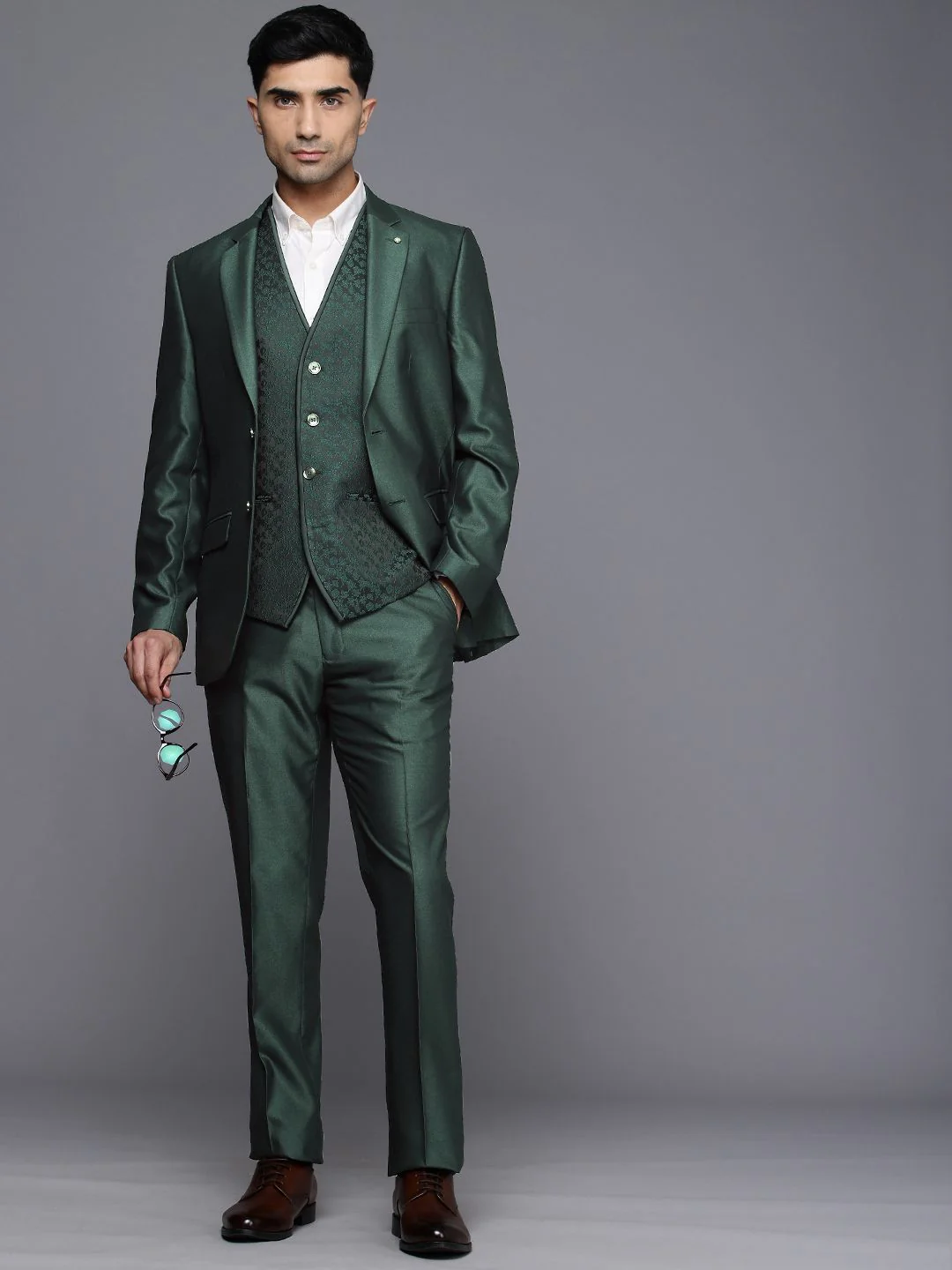 Raymond Single Breasted 3-Piece Party Wear Suit - Image 4