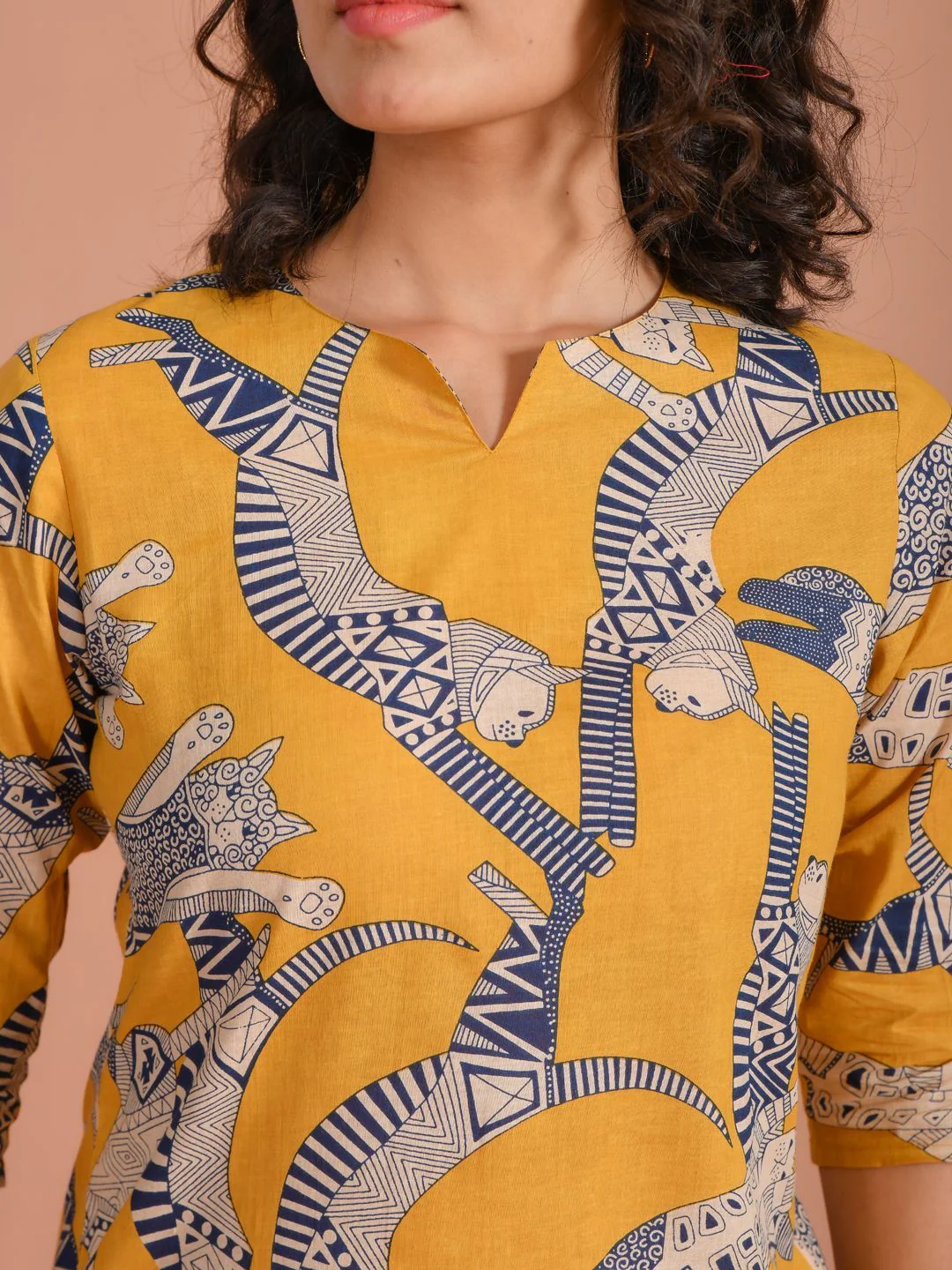 SANSKRUTIHOMES Printed Notch Neck Pure Cotton Tunic With Trousers Co-Ords Set - Image 2