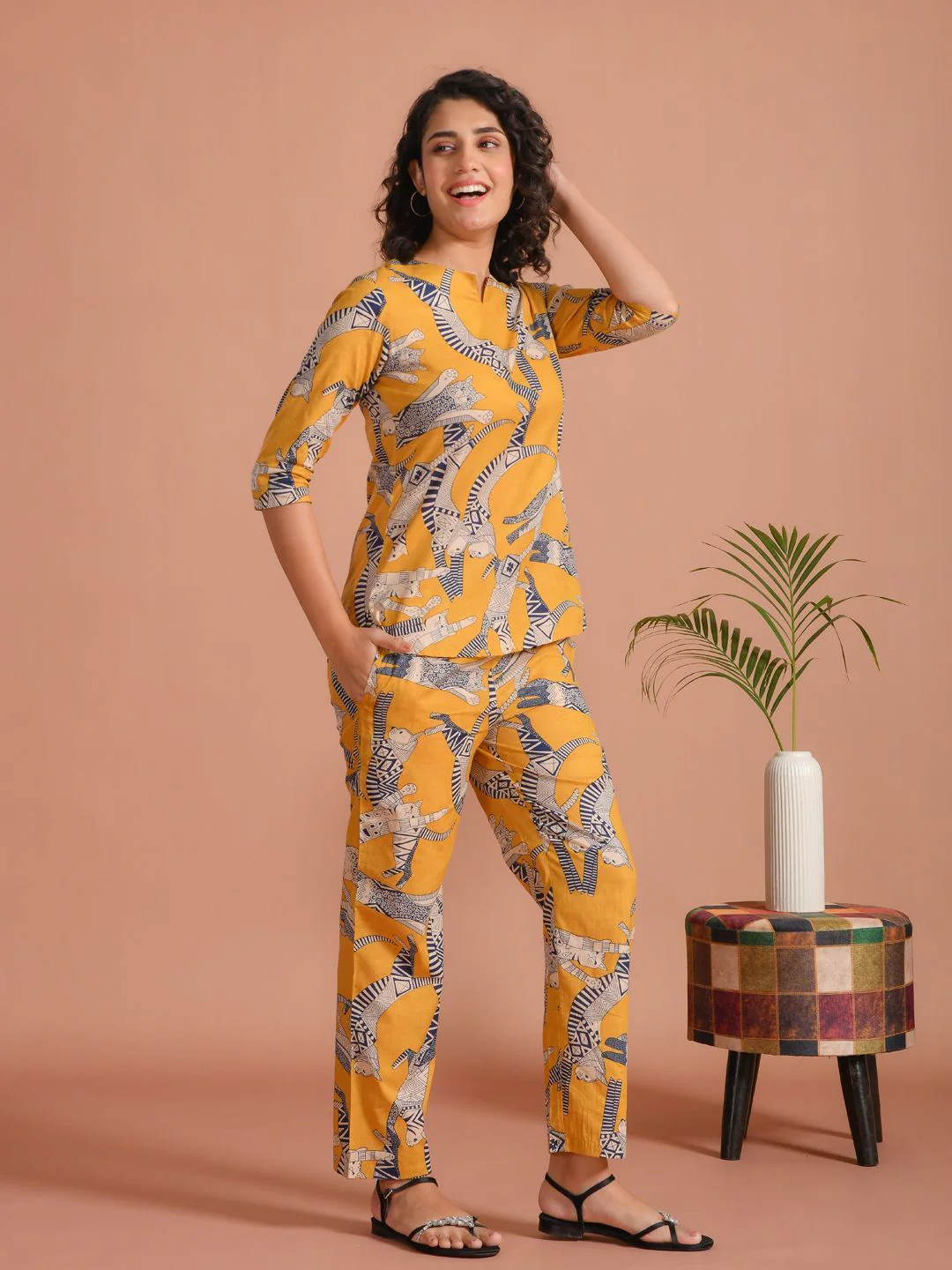 SANSKRUTIHOMES Printed Notch Neck Pure Cotton Tunic With Trousers Co-Ords Set - Image 3