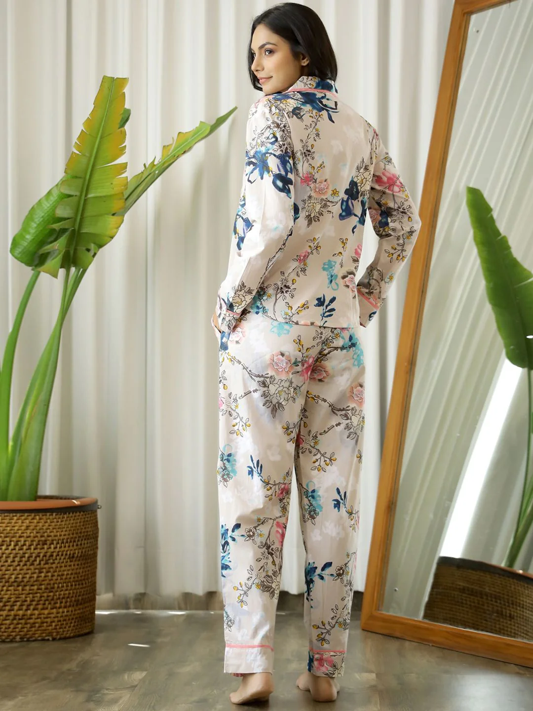 SANSKRUTIHOMES Women Beige & Blue Printed Pure Cotton Night suit - Image 5