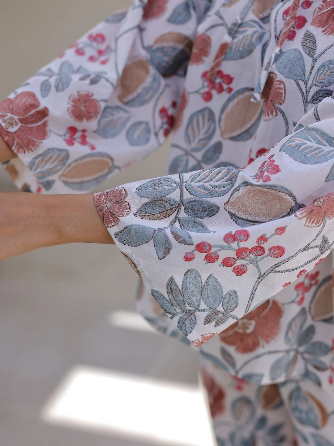 SANSKRUTIHOMES Women Floral Pure Cotton Printed Night suit - Image 7