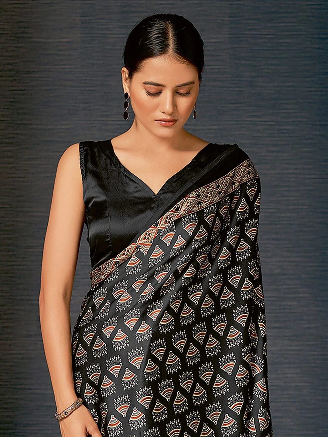 Saree mall Black & Off White Ajrak Printed Block Print Saree - Image 5