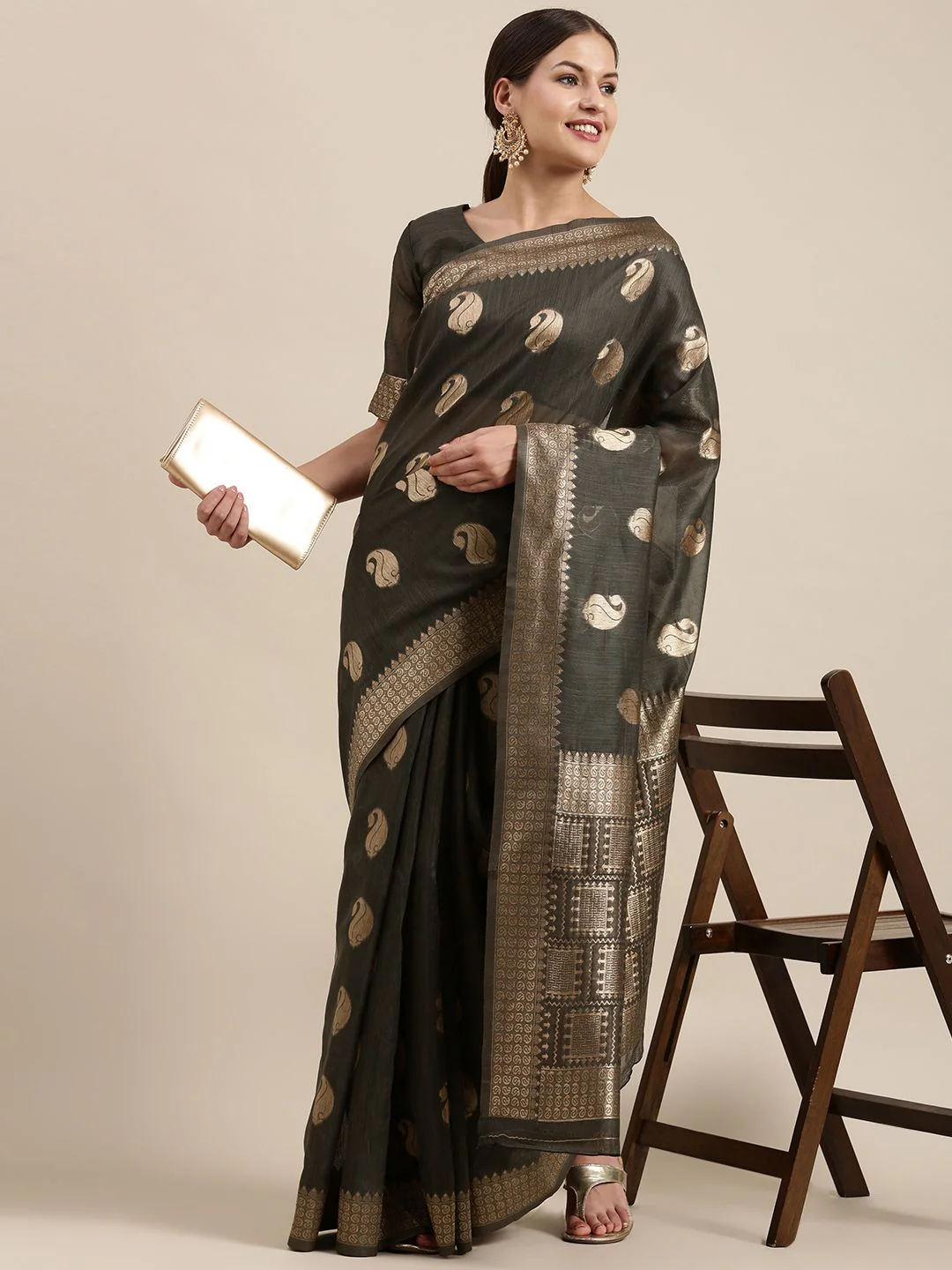 Saree mall Charcoal & Gold-Toned Paisley Linen Blend Sarees - Image 2