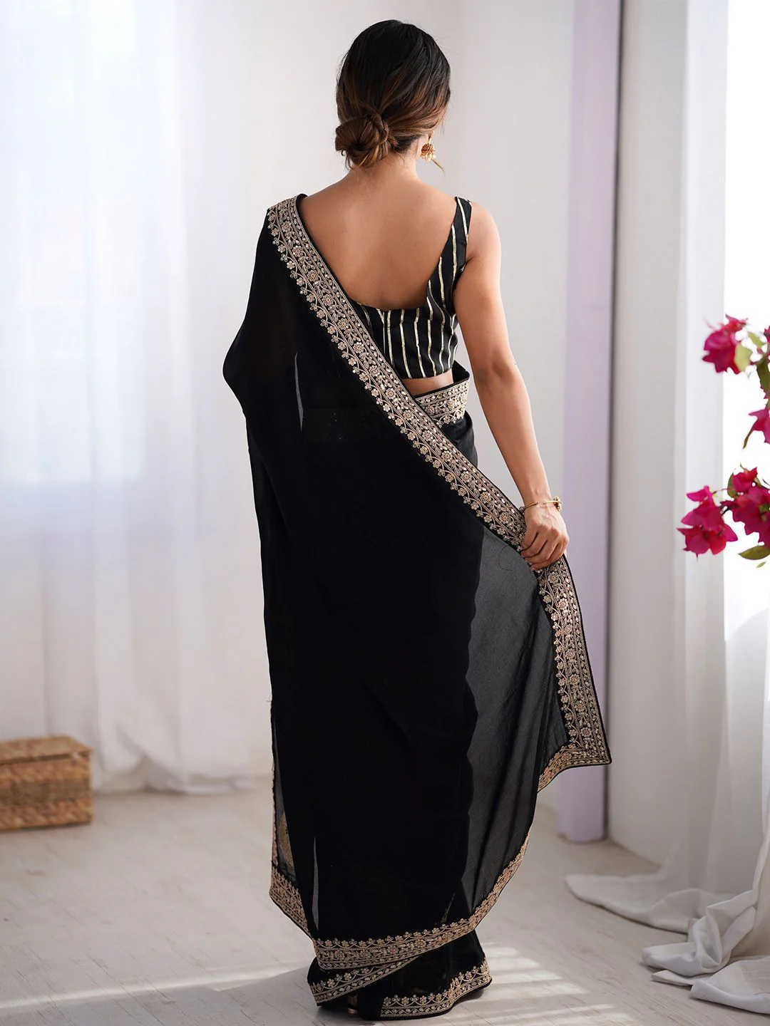 Saree mall Floral Sequinned Silk Blend Sarees - Image 5