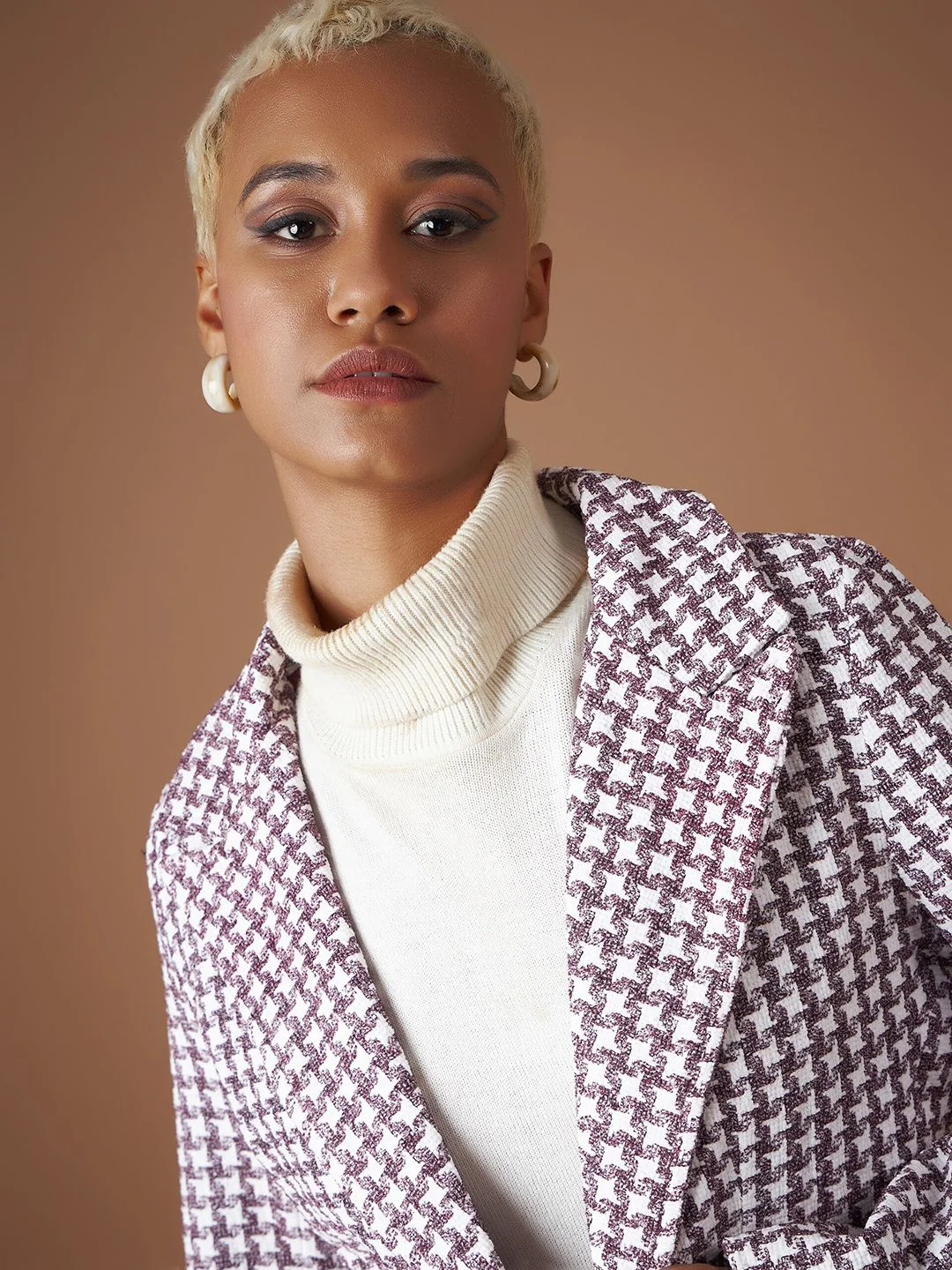 SASSAFRAS Burgundy Jacquard Tweed Peaked Lapel Long Sleeves Double-Breasted Casual Blazer - Image 2