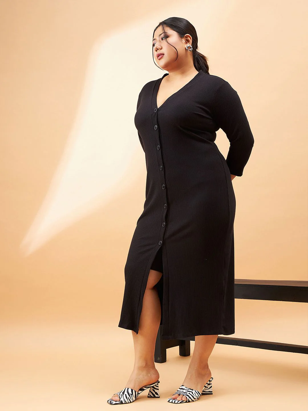 SASSAFRAS Curve Plus Size Black Ribbed V-Neck A-Line Midi Dress - Image 3