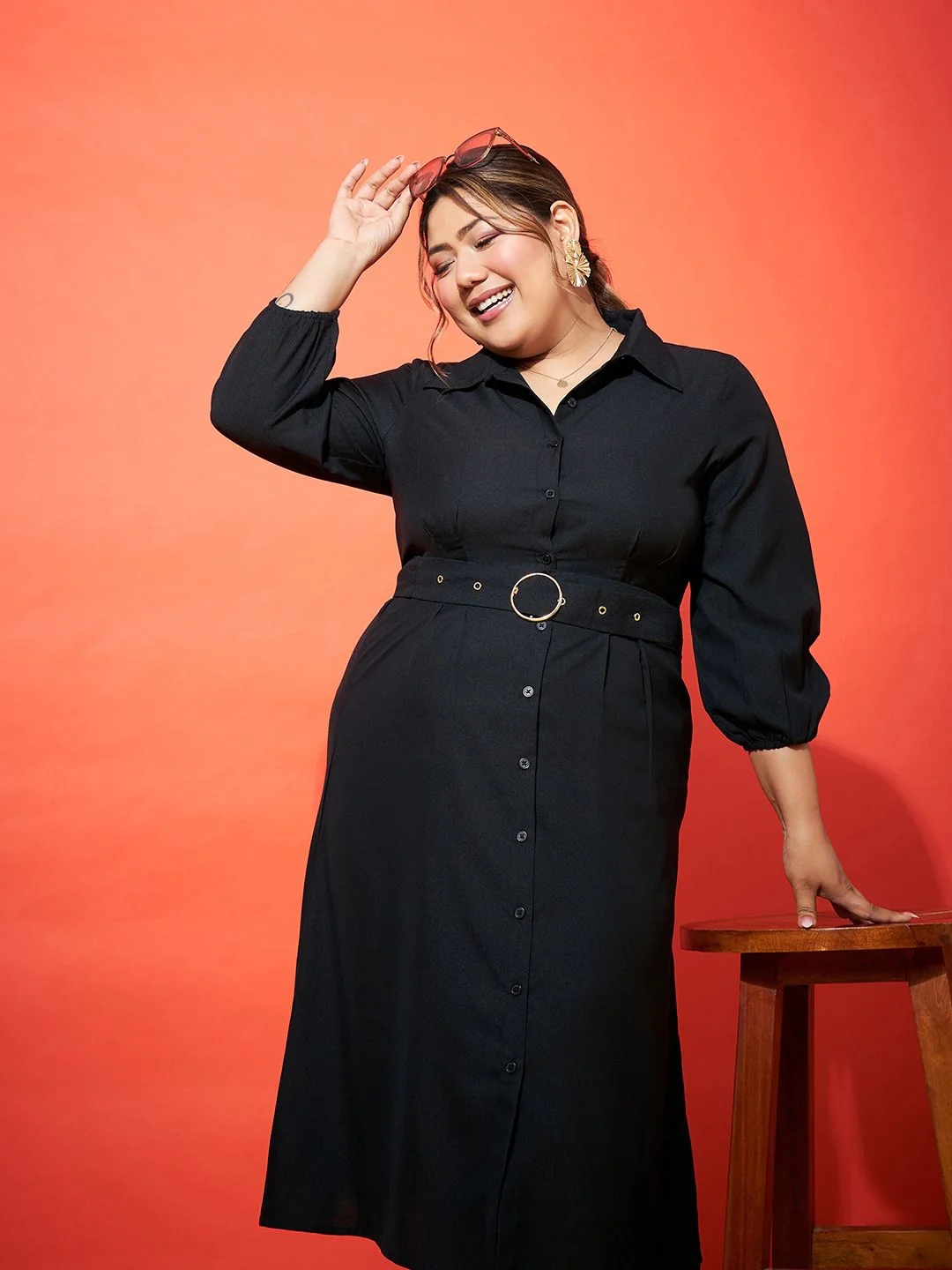 SASSAFRAS Curve Plus Size Black Shirt Style Midi Dress - Image 4