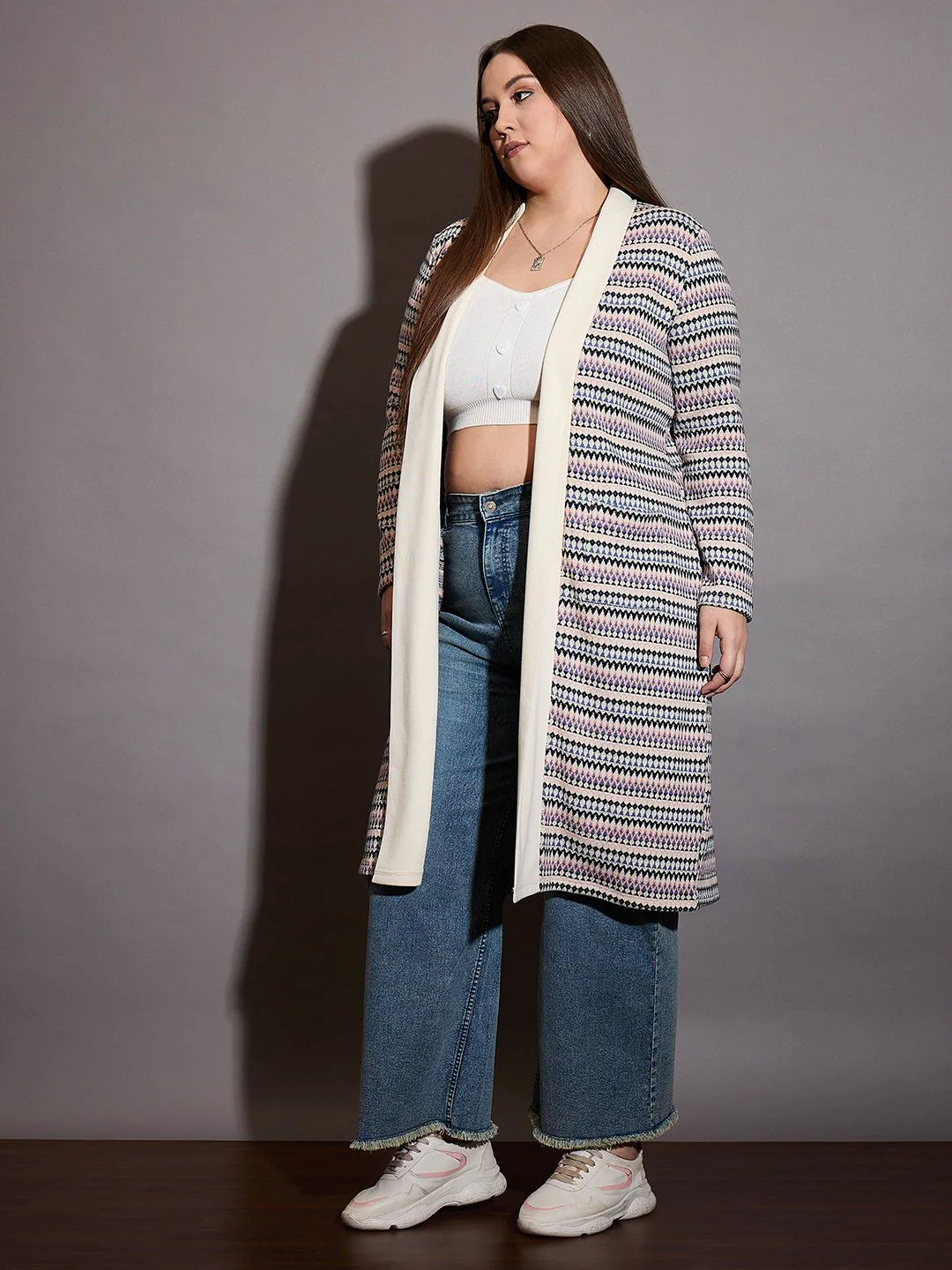 SASSAFRAS Curve Plus Size Chevron Striped Pure Cotton Longline Front Open Shrug - Image 3