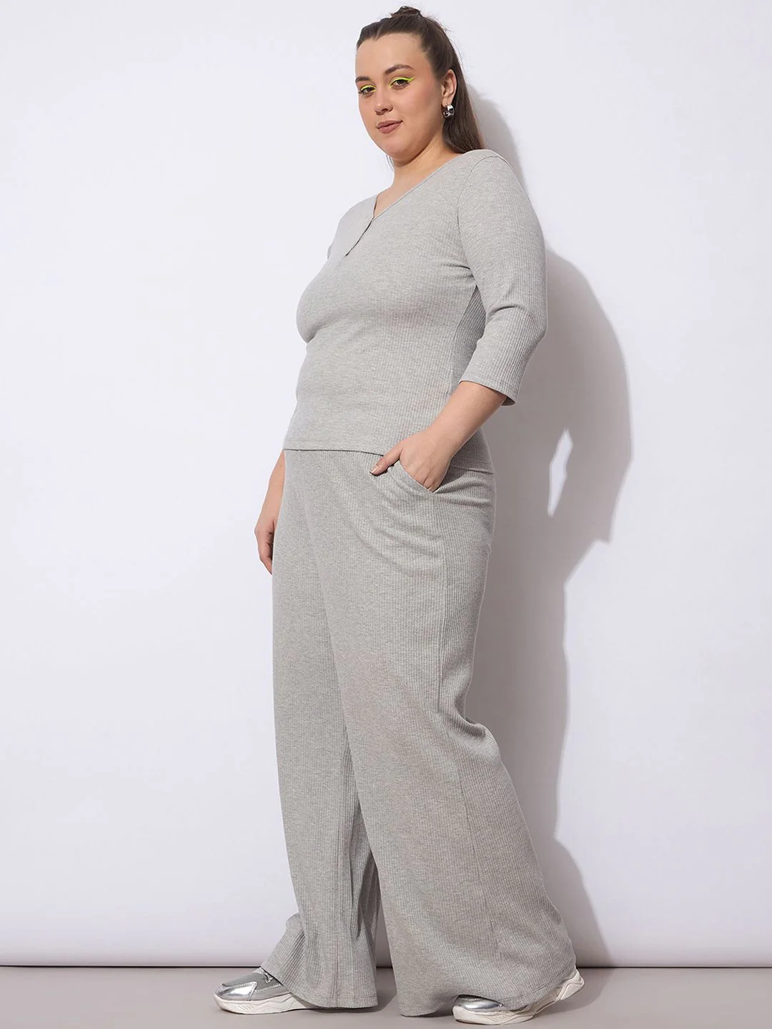 SASSAFRAS Curve Plus Size Rib Three-Quarter Sleeves Top With Trouser - Image 5