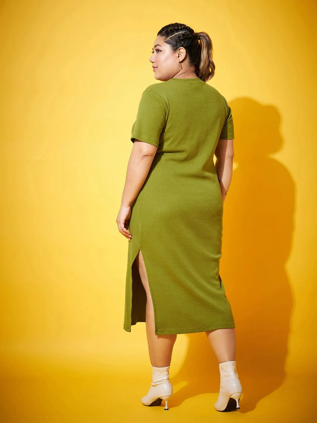 SASSAFRAS Curve Plus Size Round Neck Cotton Sheath Midi Dress - Image 5